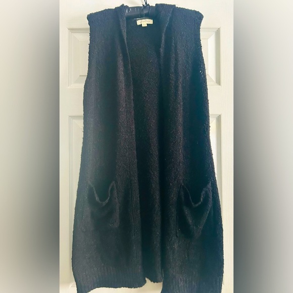 Women's Black Sleeveless Sweater Vest, hooded with pockets, plus size 14/16 - Picture 1 of 4